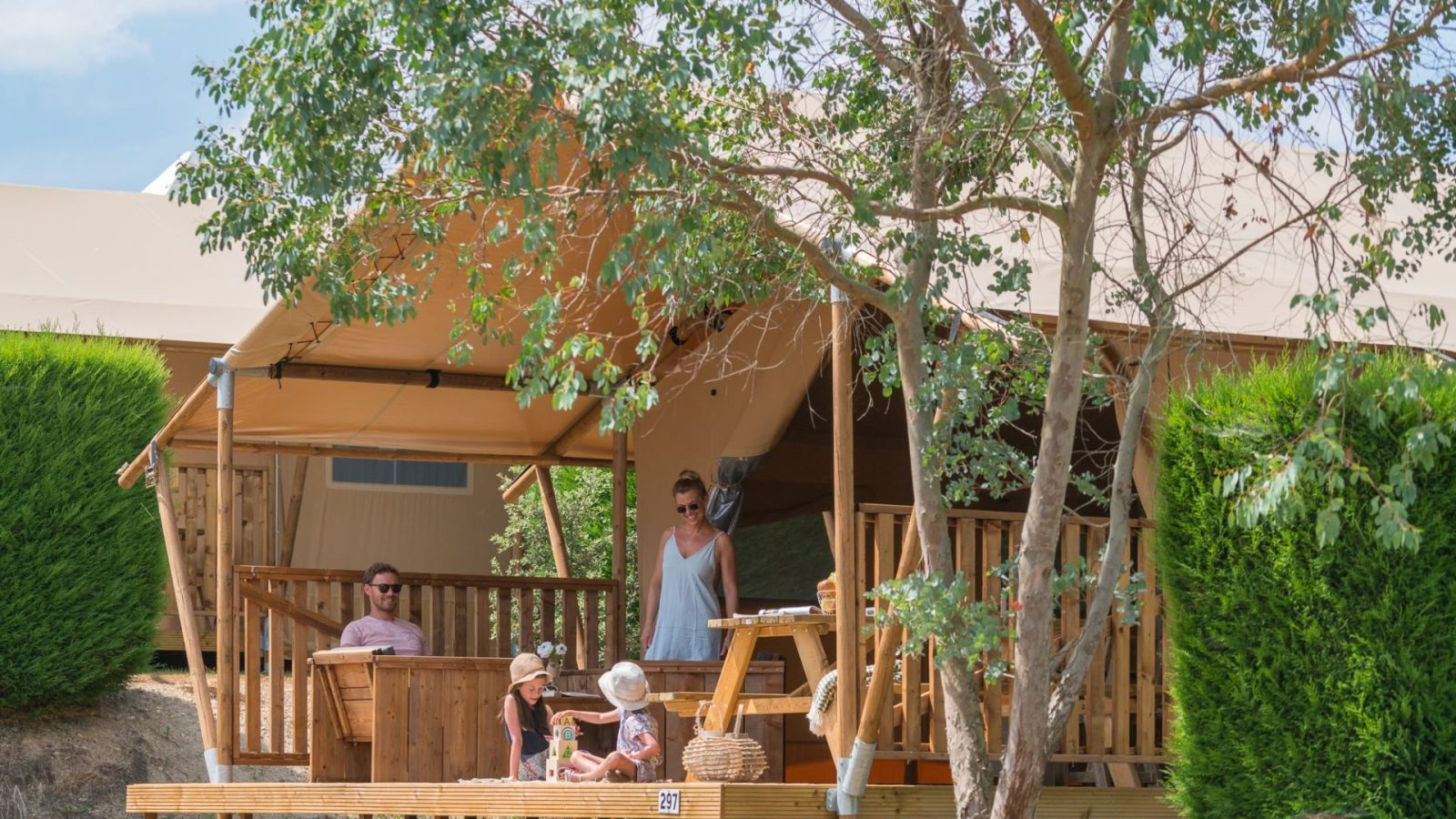 Campings - Tente dans un camping