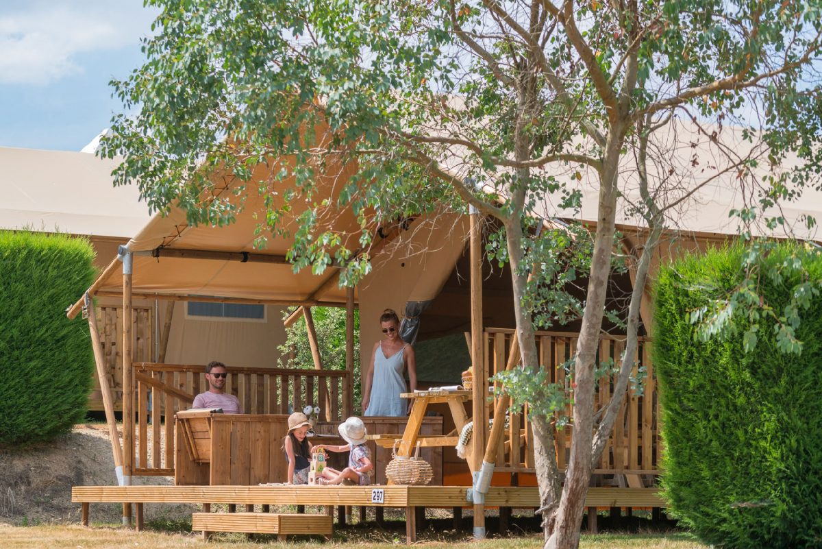 Campings Pays des Achards La Guyonnière tentes bungalow