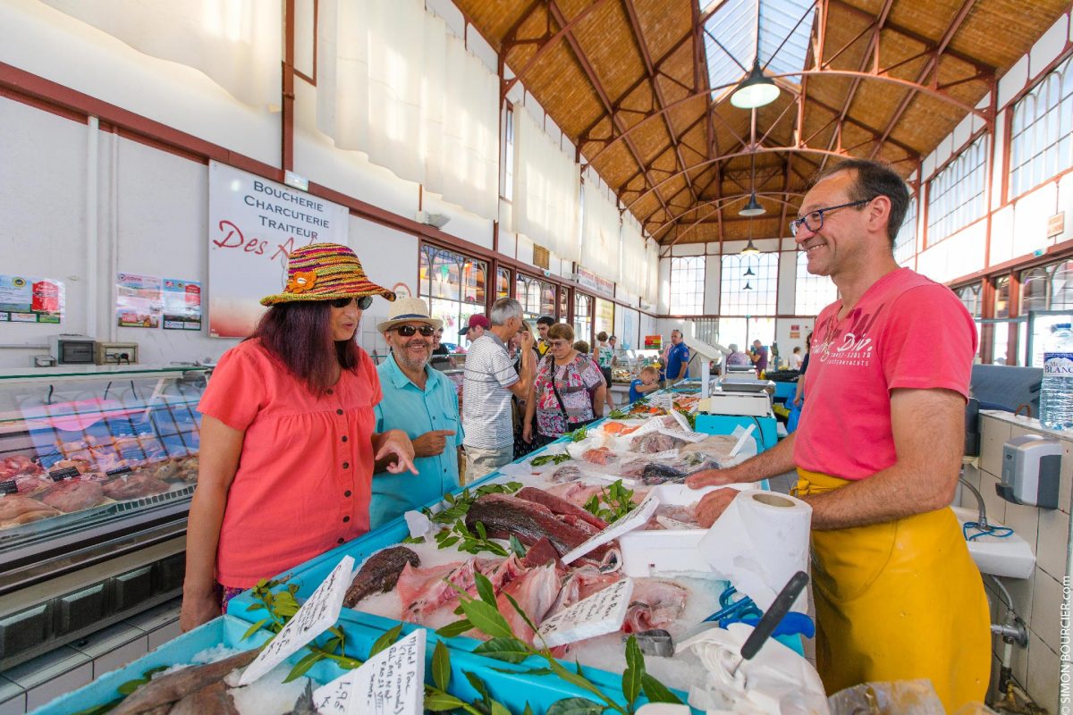 Marché des halles aux Achards