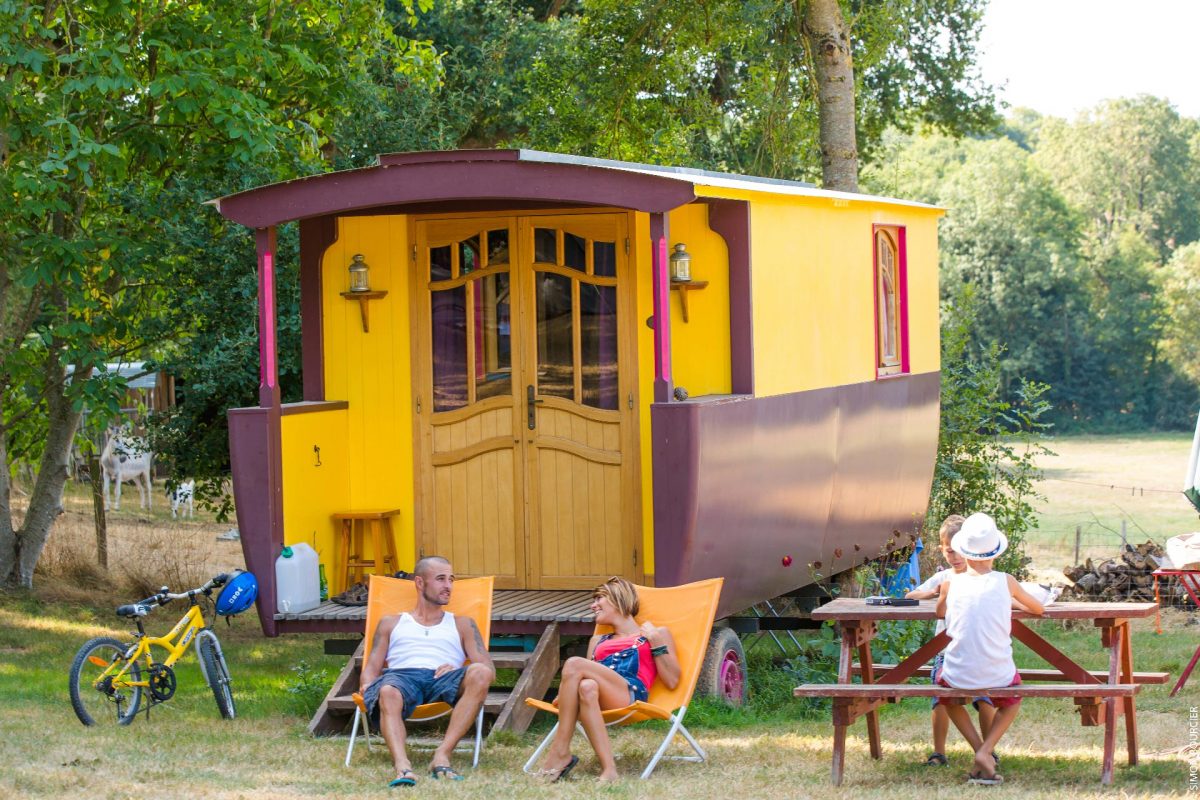 Hébergements insolites roulotte