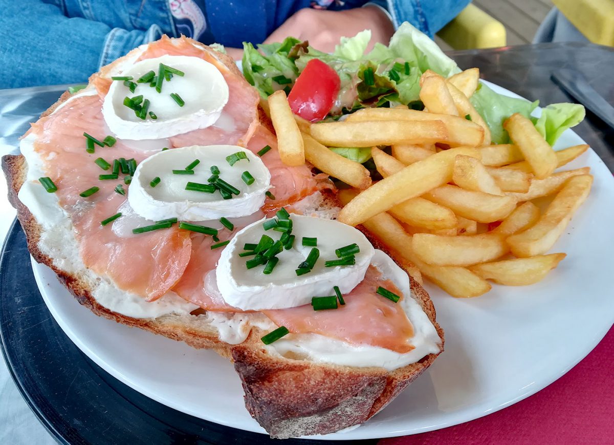 Restaurant La Grignotte Câlins Ca-ânes La Chapelle Hermier
