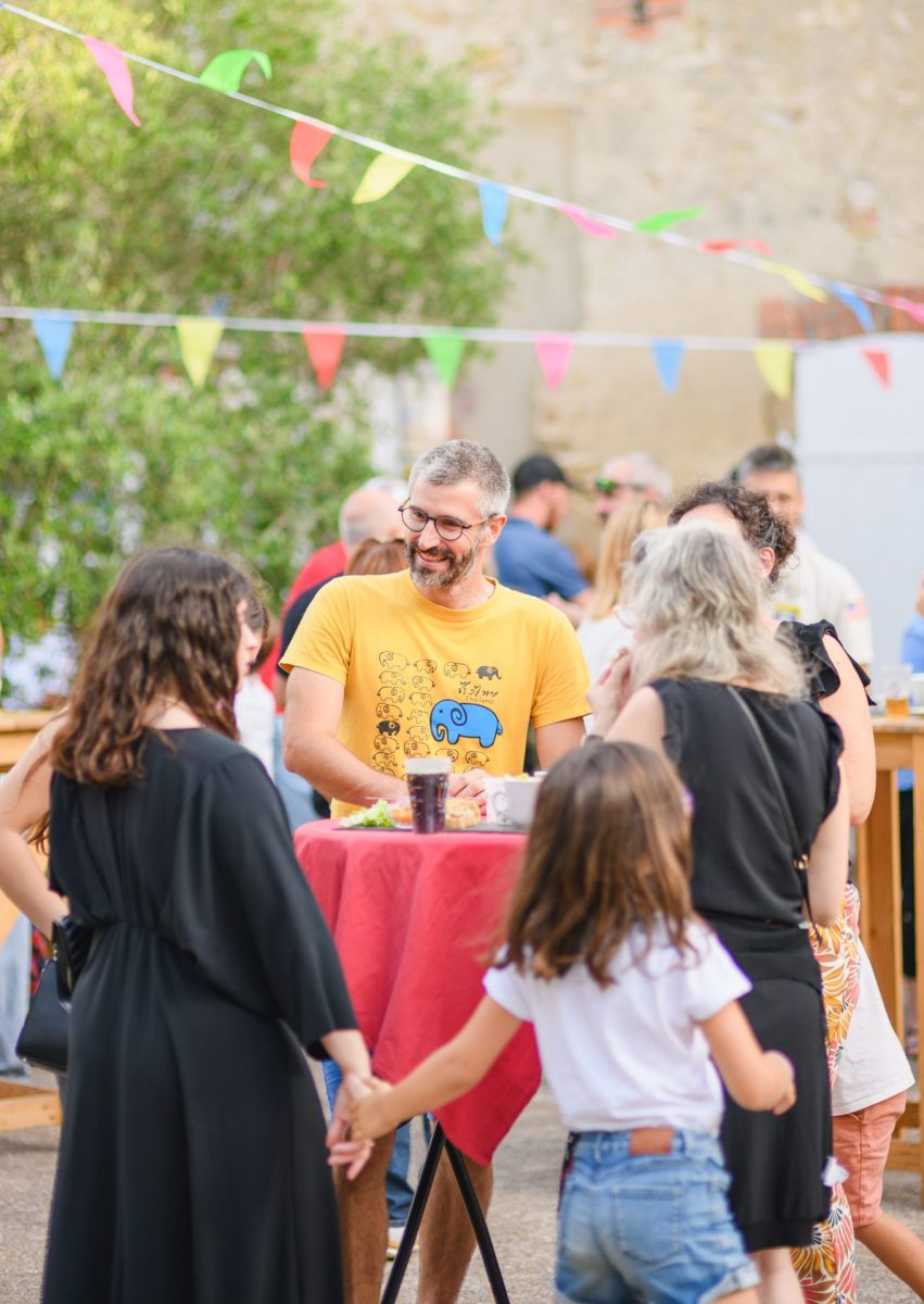 Les Apéros du Patrimoine à Beaulieu sous la Roche table apéro