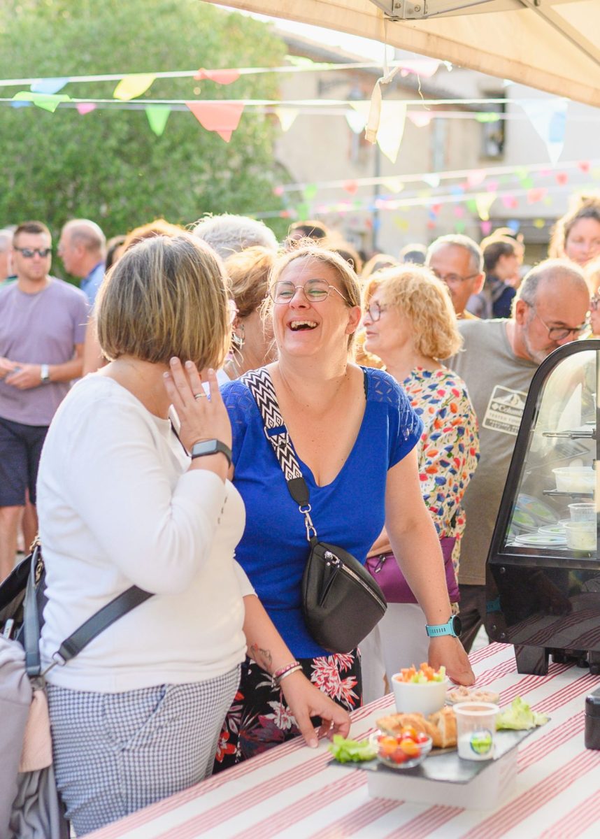 Les Apéros du Patrimoine à Beaulieu sous la Roche planche apéros entre amis