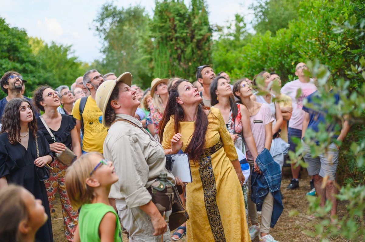Les Apéros du Patrimoine à Beaulieu sous la Roche visite théâtralisée de la Cie Colin Muset