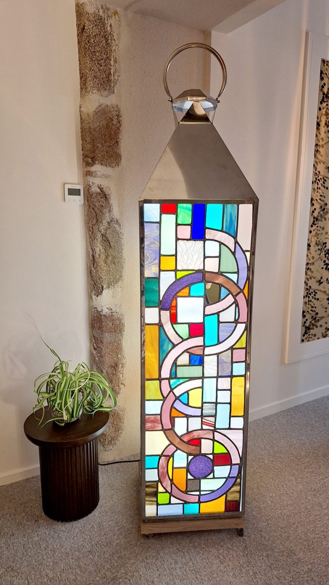 Lampe Verre Curieux au Café des Arts en Vendée