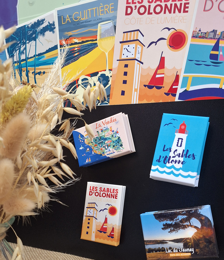 Magnets cartes postales boutique Office de Tourisme Pays des Achards