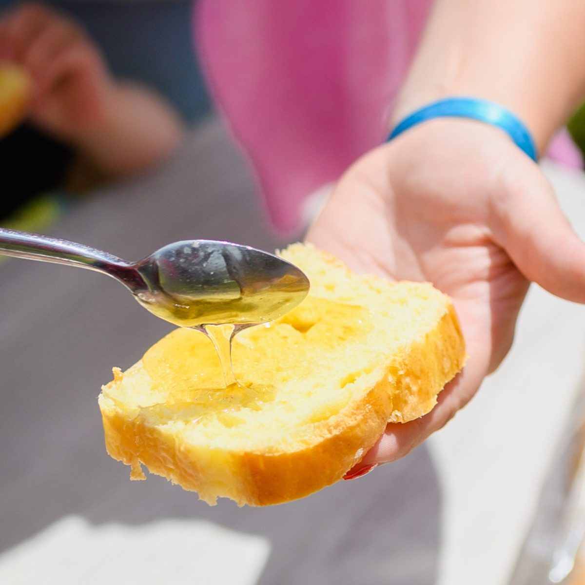 Miel sur brioche vendéenne producteurs Pays des Achards