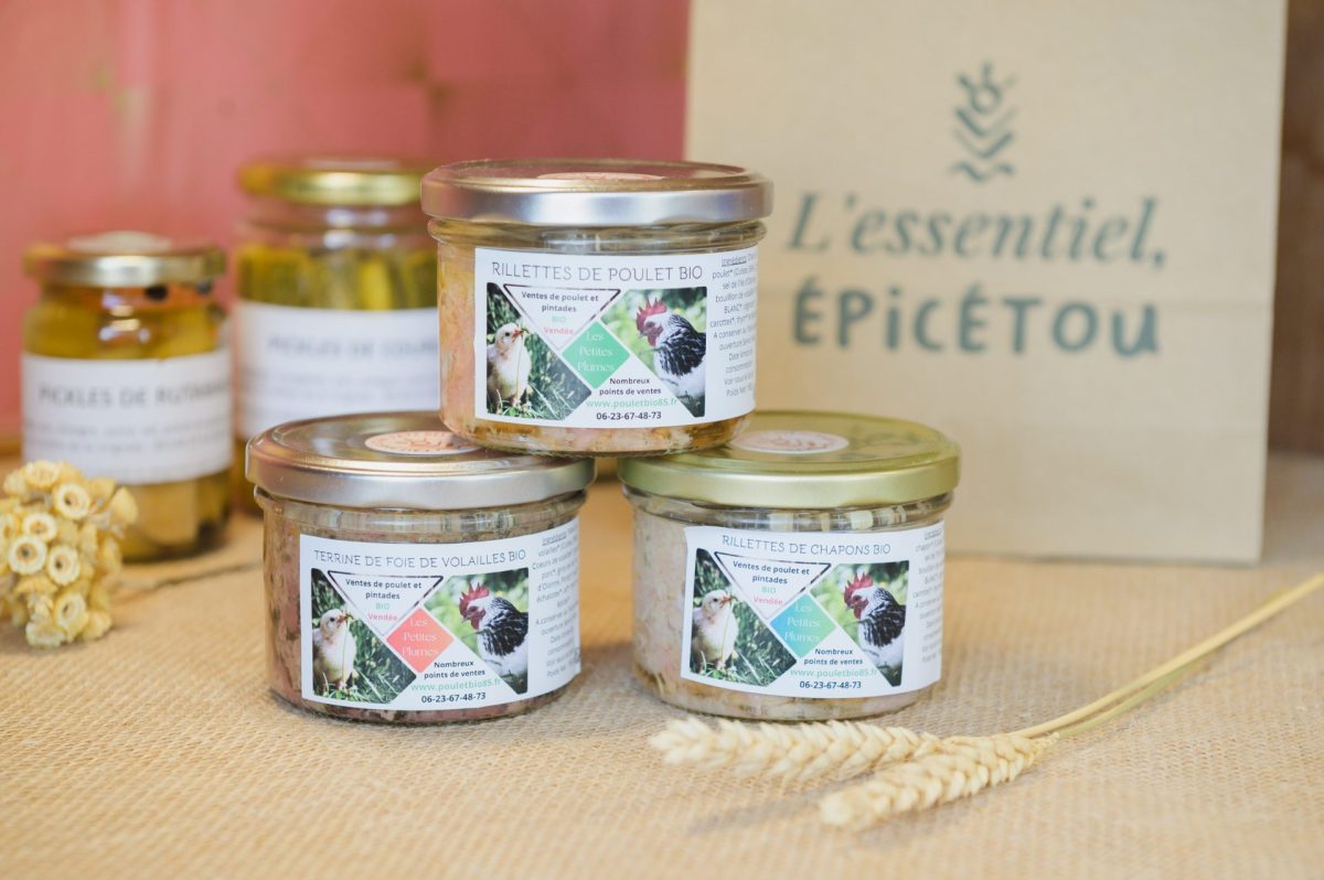 Produits locaux boutique Office de Tourisme Pays des Achards terrines ferme des petites plumes
