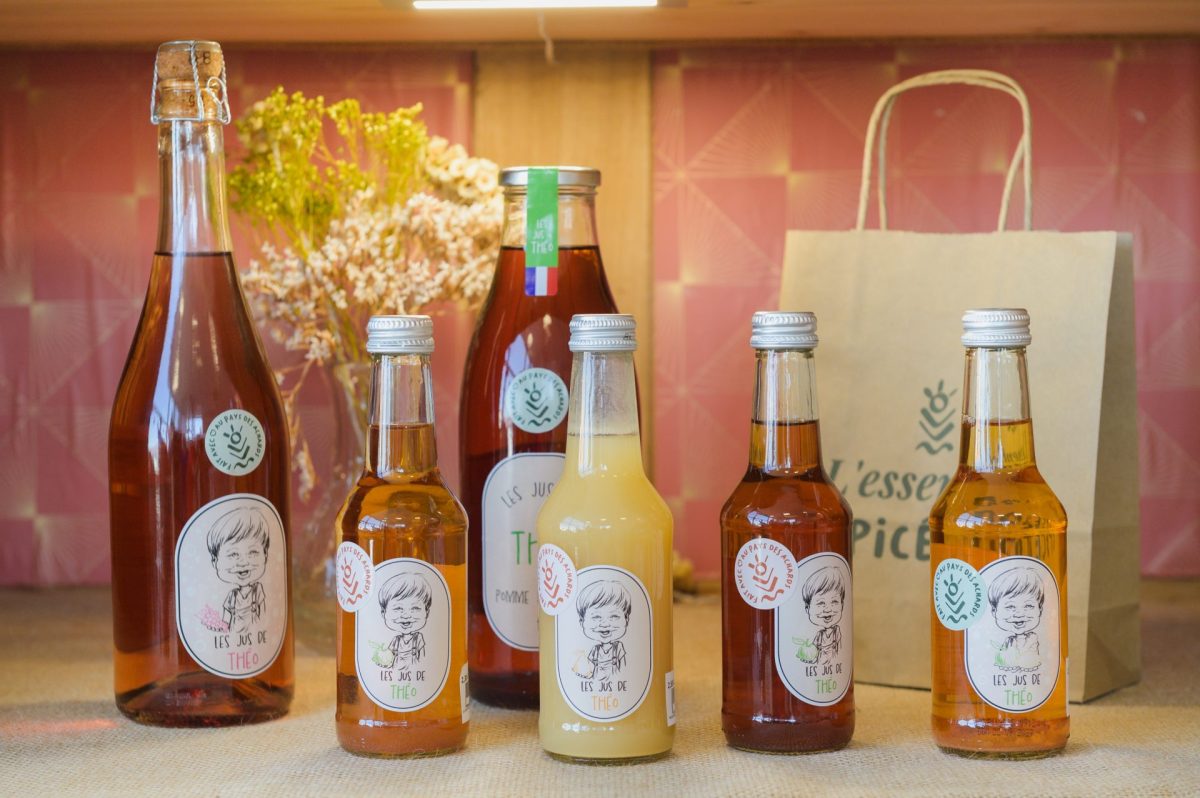 Produits locaux boutique Office de Tourisme Pays des Achards boissons et jus de fruits de Vendée