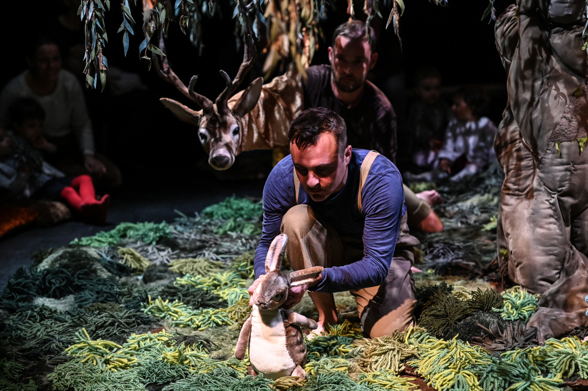 Spectacle jeune public Sous l'arbre Les Hivernales 