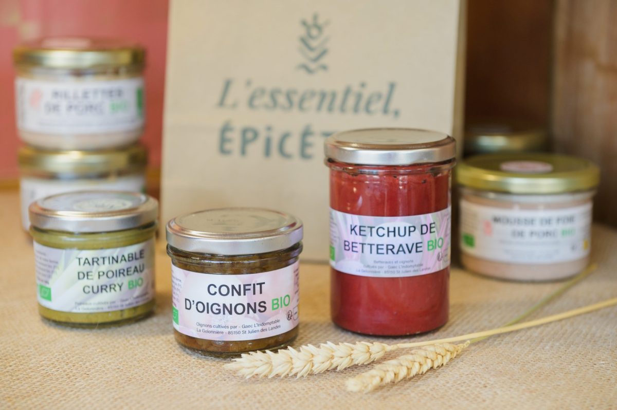 Idées cadeaux produits locaux boutique Office de Tourisme Pays des Achards