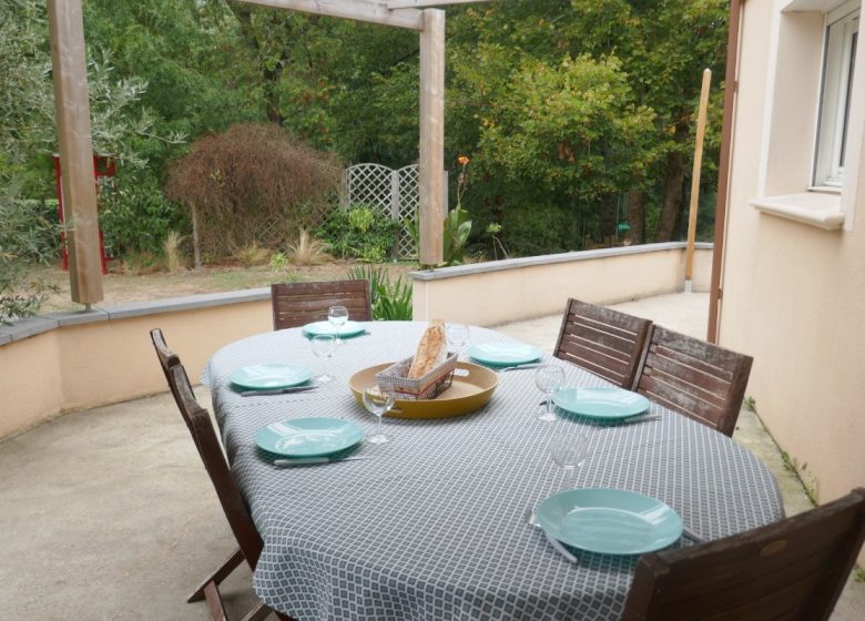 Maison de campagne avec grand jardin située à Martinet