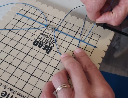 Les Estiv&rsquo;Arts – Atelier « Fabrication de bracelets en micro-macramé »
