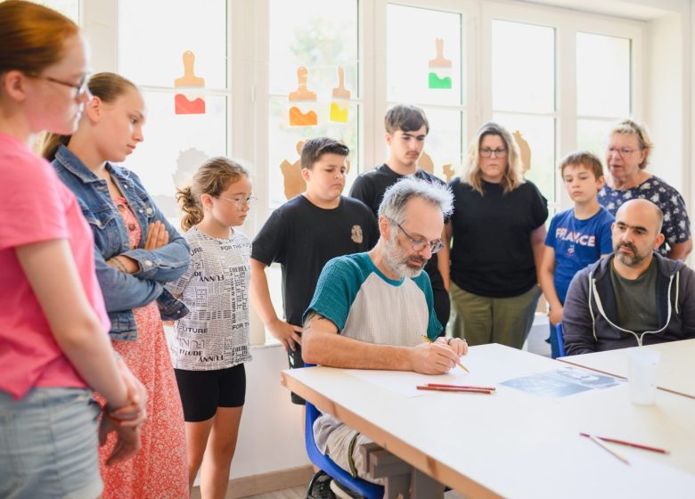 Les Estiv’Arts – Atelier autour du dessin « Planche anatomique de Dino »