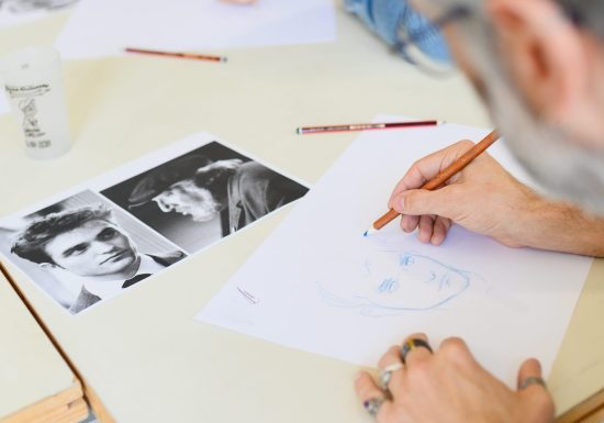 Les Estiv&rsquo;Arts – Atelier dessin « Le portrait dans tous ses états »