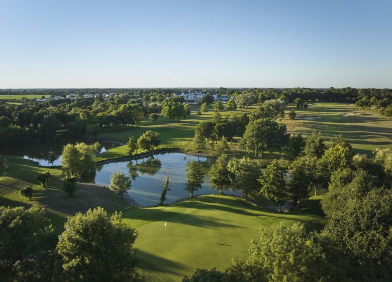 GOLF IN THE COUNTRY OF SAINT GILLES