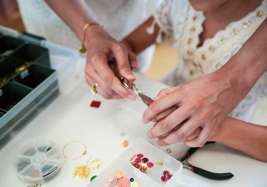 Les Estiv&rsquo;Arts – Atelier « Création d&rsquo;une broche en peau d&rsquo;ananas »