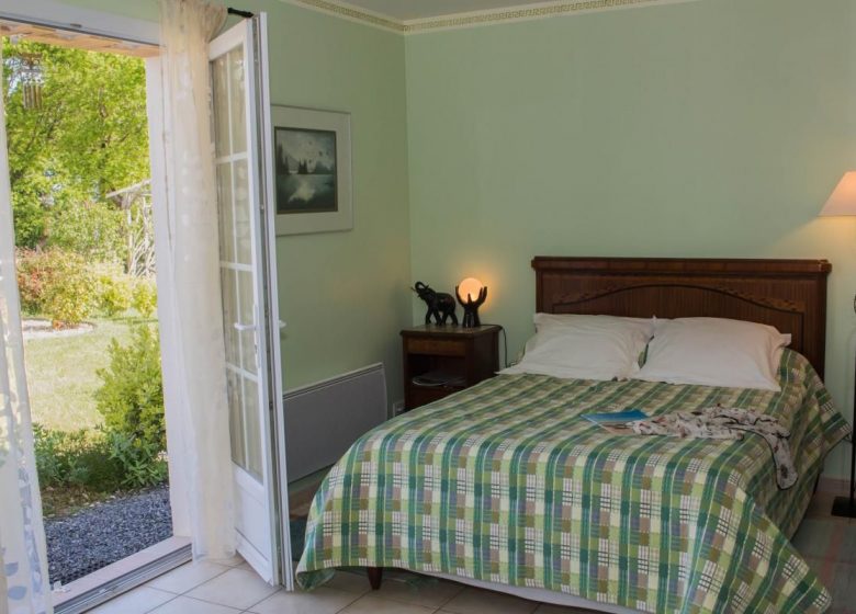 GUEST ROOMS IN SAINT JULIEN DES LANDES