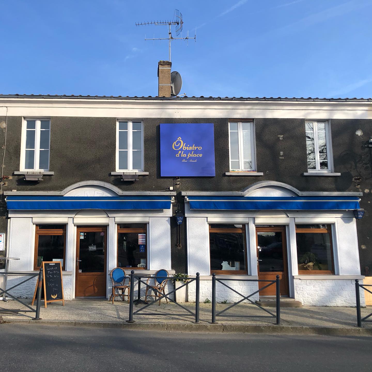 O BISTRO D’LA PLACE