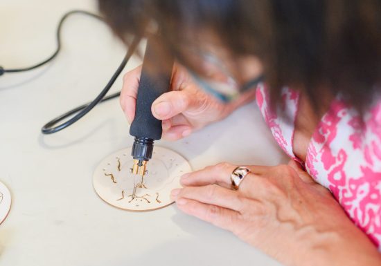 Les Estiv&rsquo;Arts – Atelier pyrogravure et peinture