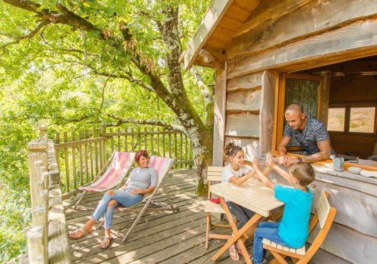 À L’Orée des Chênes – La Cabane Céleste
