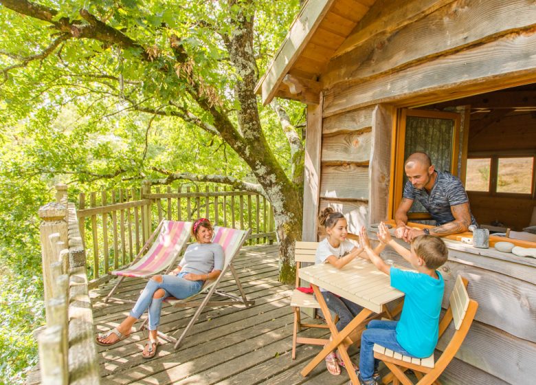 ON THE EDGE OF THE OAKS – THE CÉLESTE CABIN