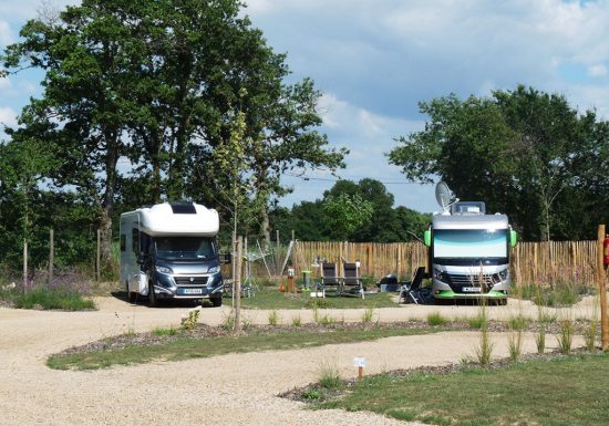 Aire de camping-cars Camping Yelloh Village Le Pin Parasol