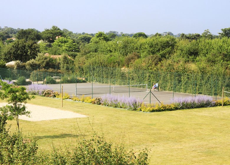 EMPLACEMENTS CAMPING-CARS CAMPING LA BRETONNIÈRE