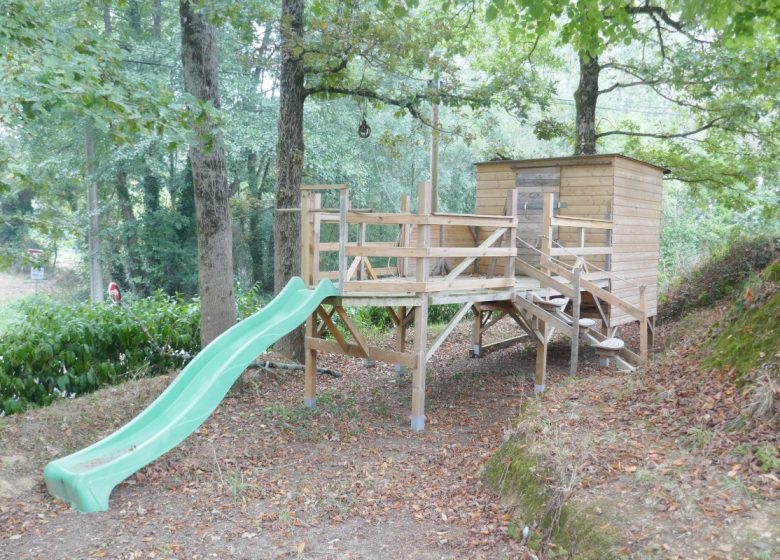 Maison de campagne avec grand jardin située à Martinet