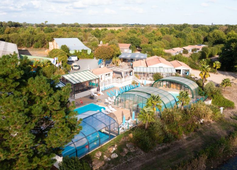 EMPLACEMENTS CAMPING-CARS CAMPING LA BRETONNIÈRE