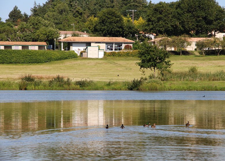 CAMPINGPLATZ LES OUCHES DU JAUNAY