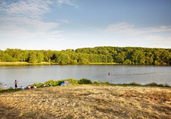 CIRCUITO DI SENTIERO: JAUNAY TRA LAGO E RILIEVI