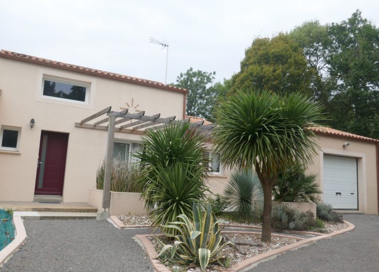 Maison de campagne avec grand jardin située à Martinet