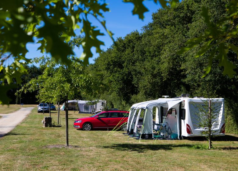 MOTORHOME PITCHES CAMPING LA GUYONNIERE