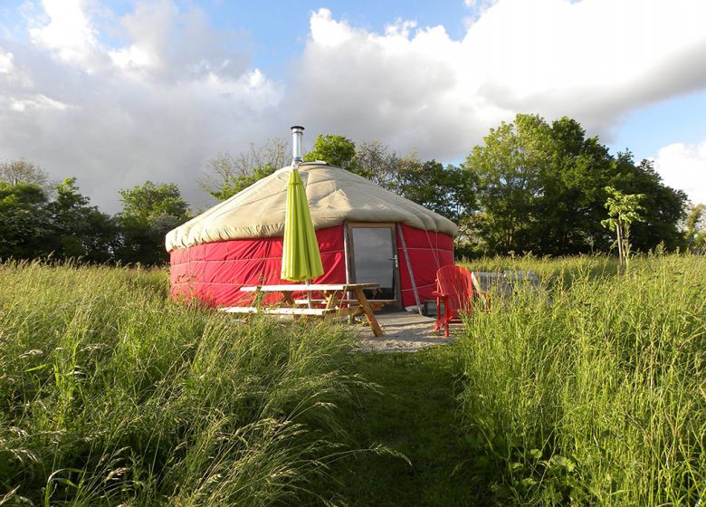 AAN DE RAND VAN DE CHENES – YURT DUIZEND EN ÉÉN NACHT