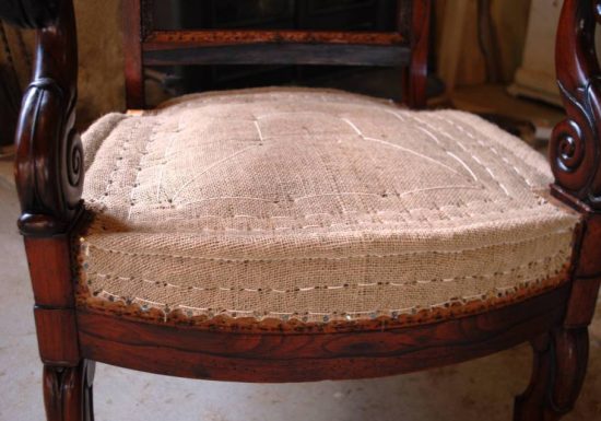 TAPISSIER ÉBÉNISTE – AURÉLIEN RAYNOND –  LE MOULIN DE JOSSE