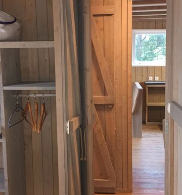 Lodge tipi bois camping à la ferme