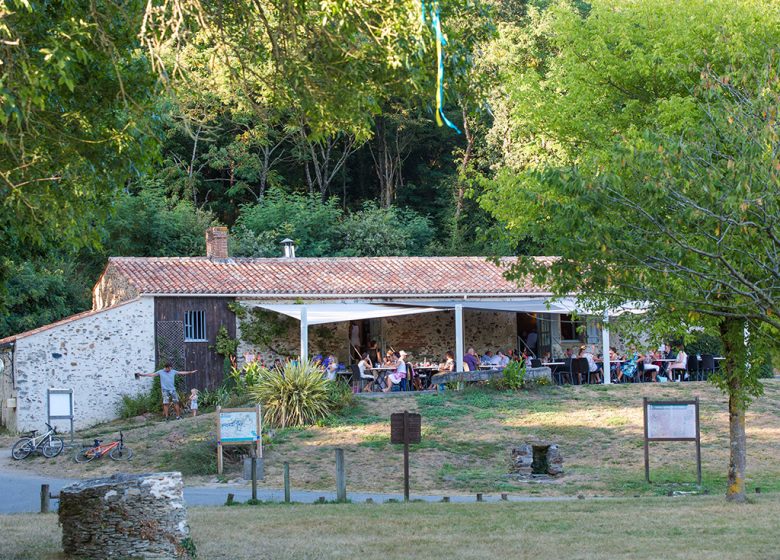 RESTAURANT THE AUBERGE DU JAUNAY